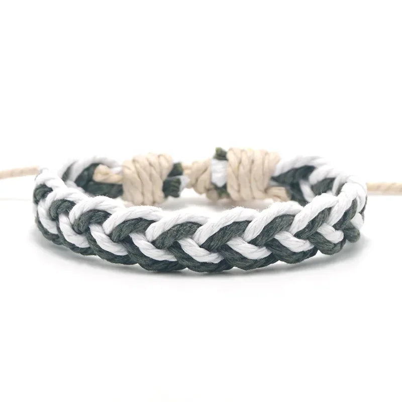 Artisanal Brazilian bracelet in natural colors