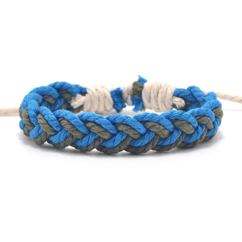 Artisanal Brazilian bracelet in natural colors