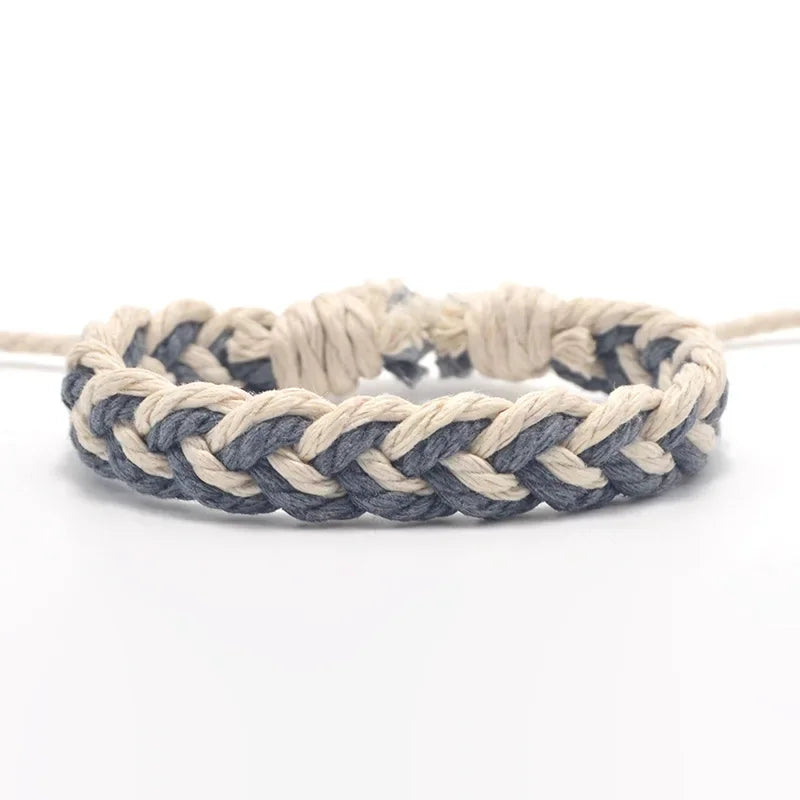 Artisanal Brazilian bracelet in natural colors