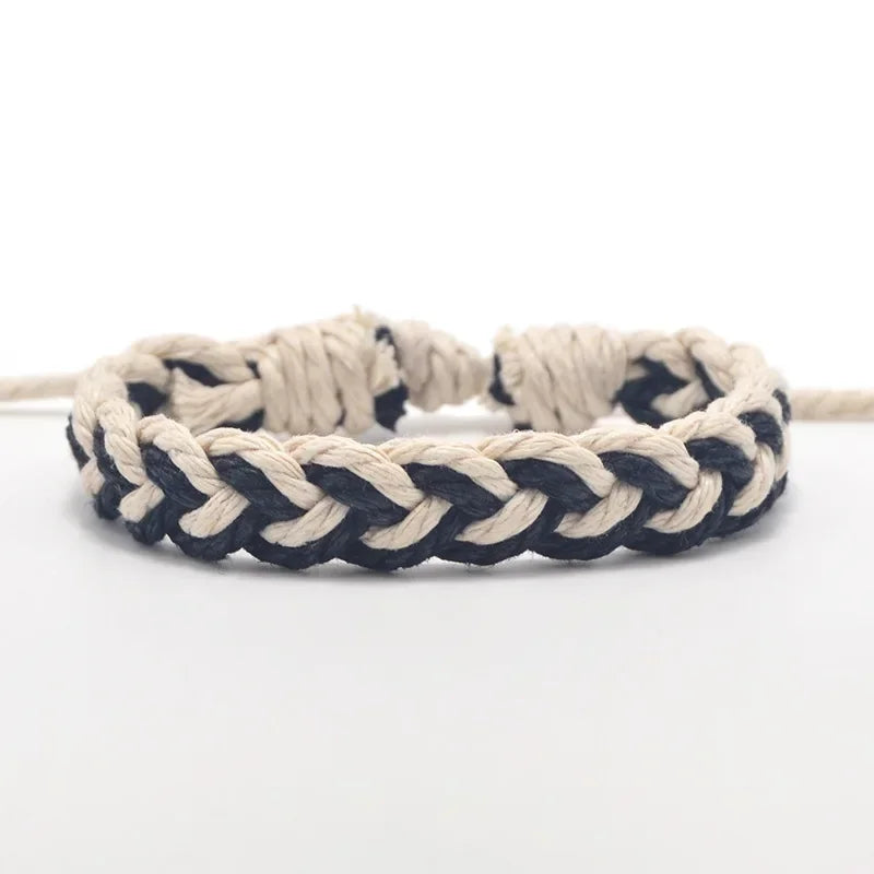 Artisanal Brazilian bracelet in natural colors
