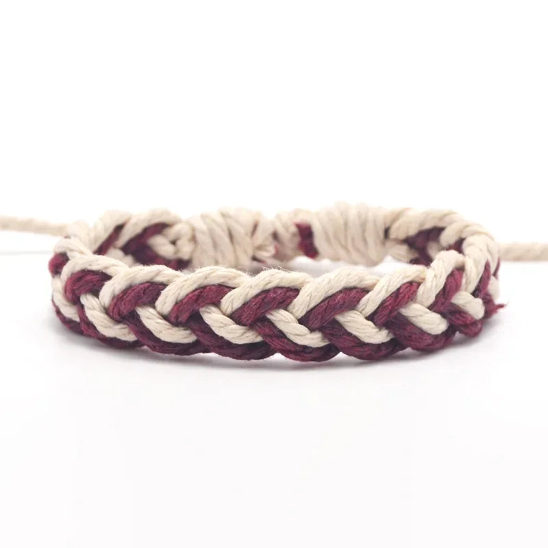 Artisanal Brazilian bracelet in natural colors