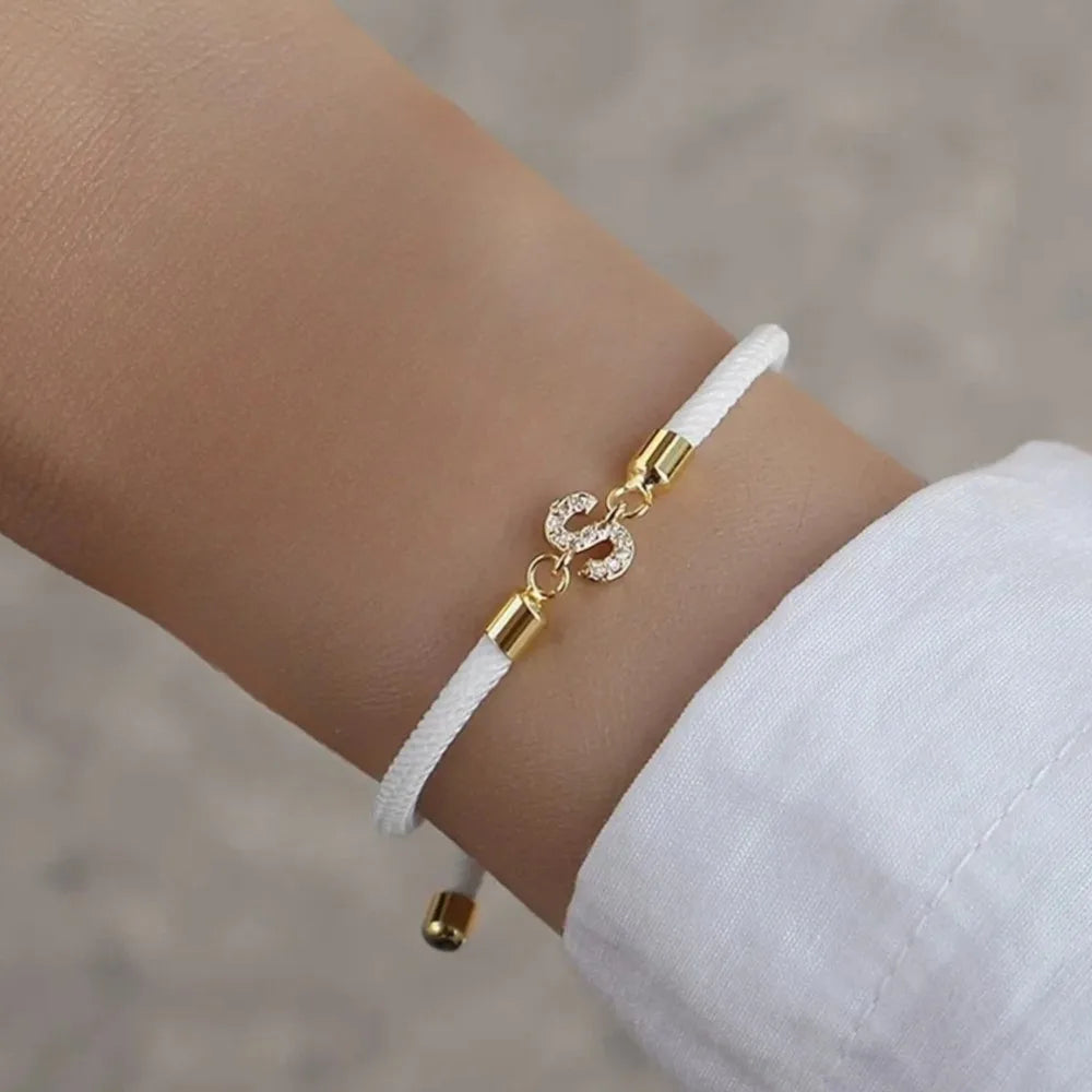 Bracelet coloré avec initiale en strass - lettre