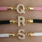 Bracelet coloré avec initiale en strass - lettre