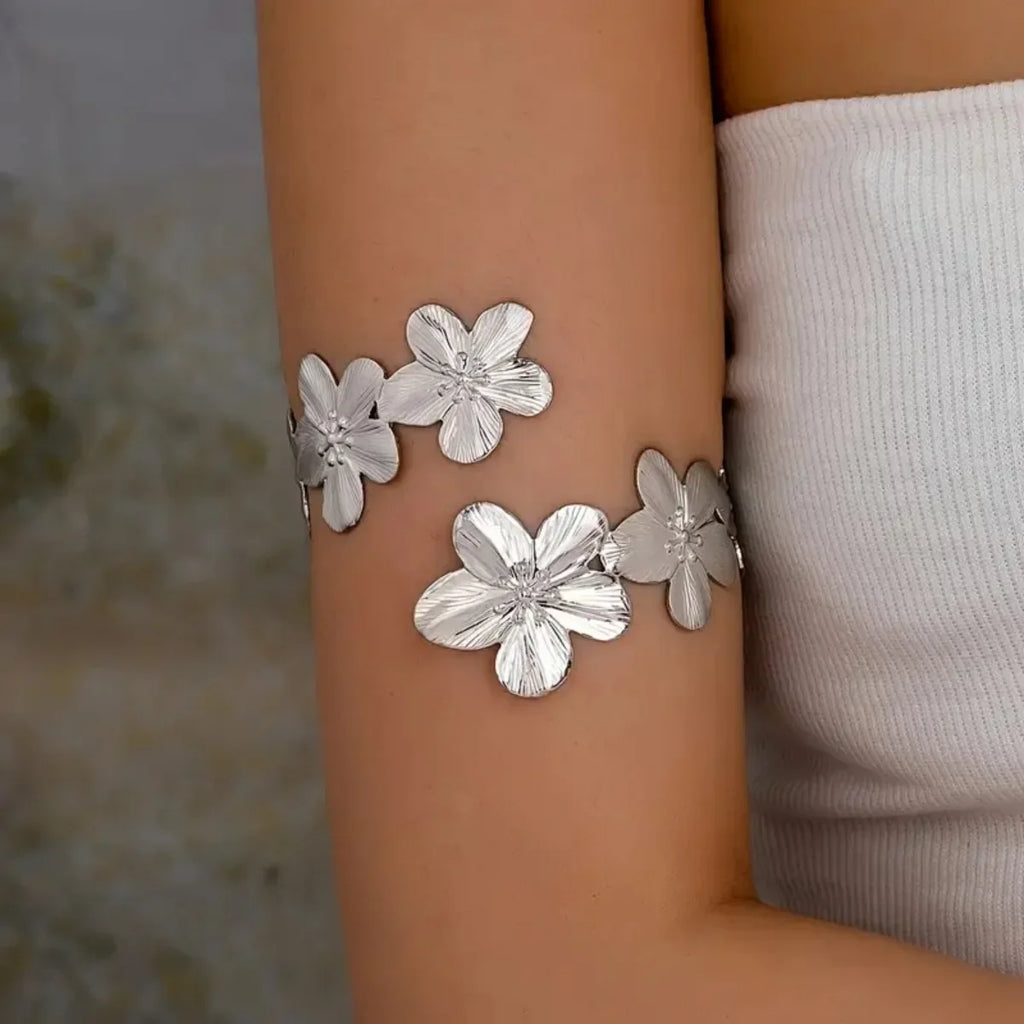 Pulsera de brazo para mujer - cadena de bíceps con pétalos de flor 