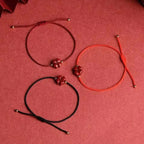 Bracelet en Corde avec Trèfle à 4 Feuilles en Pierre de Cinabre rouge foncé