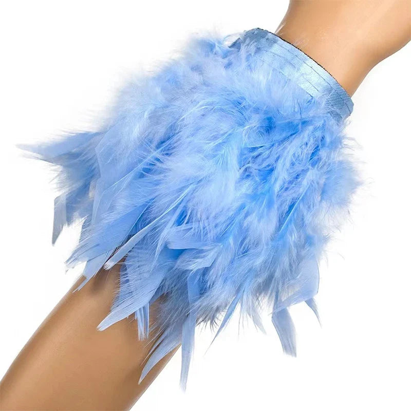 Feather bracelet with a delicate, airy feel 