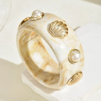 Resin bracelet with shell