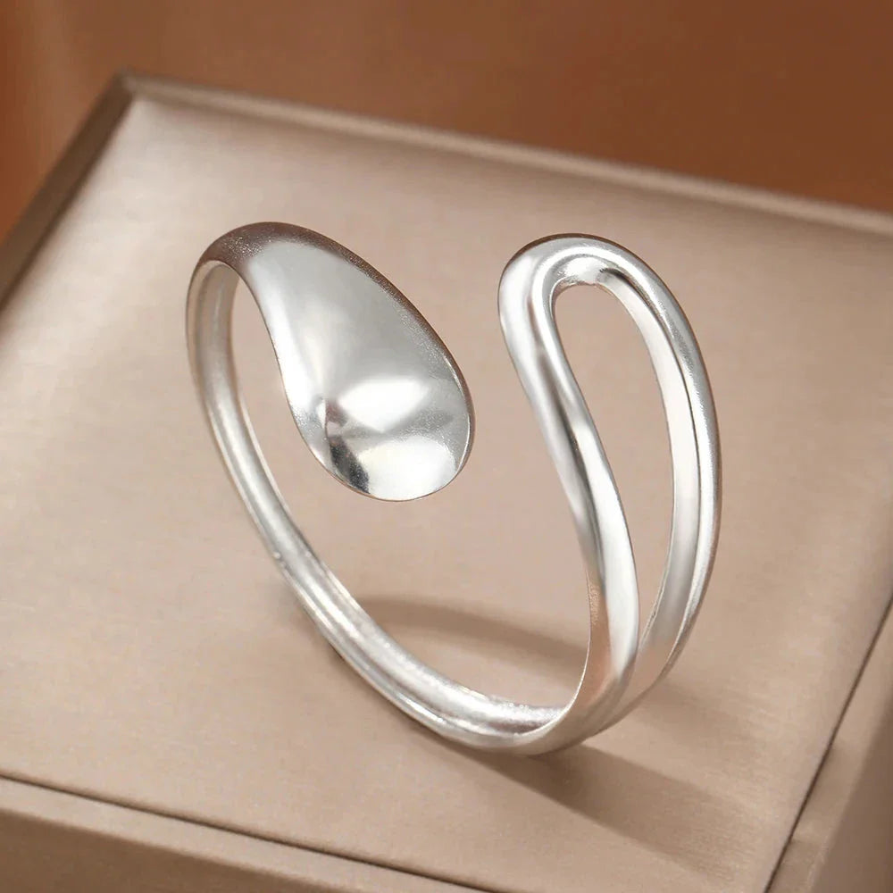 Elegant Curb Chain Bracelet with Water Drop Silver