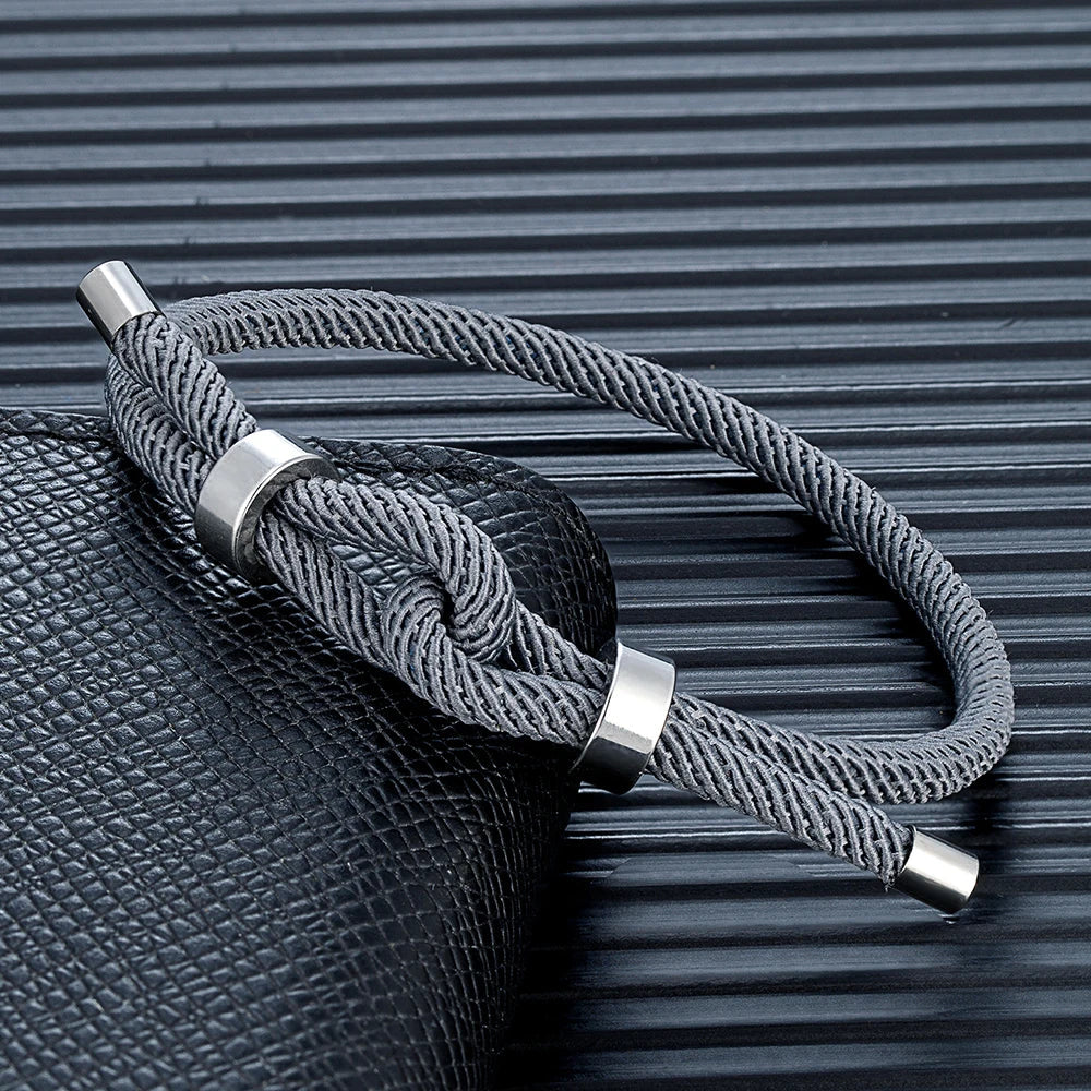 Bracelet moderne en corde tressée avec nœud gris 