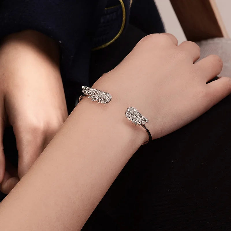 Women's angel wings bracelet