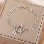 Women's bracelet with a Star of David pendant, a Jewish symbol 