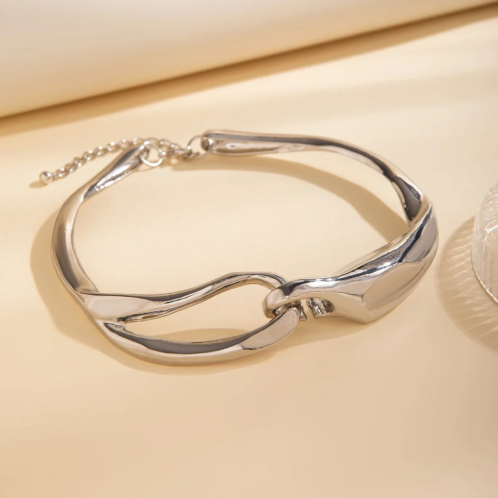 Collier à texture audacieuse géométrique
