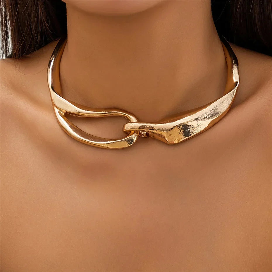 Collier à texture audacieuse géométrique