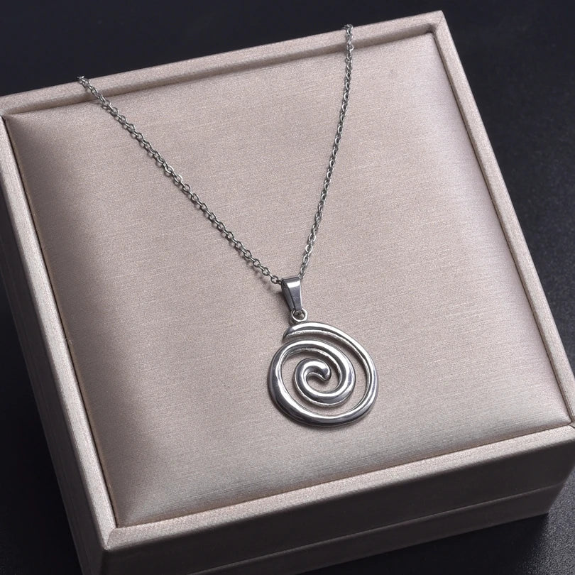 Collar con colgante de espiral grande calada