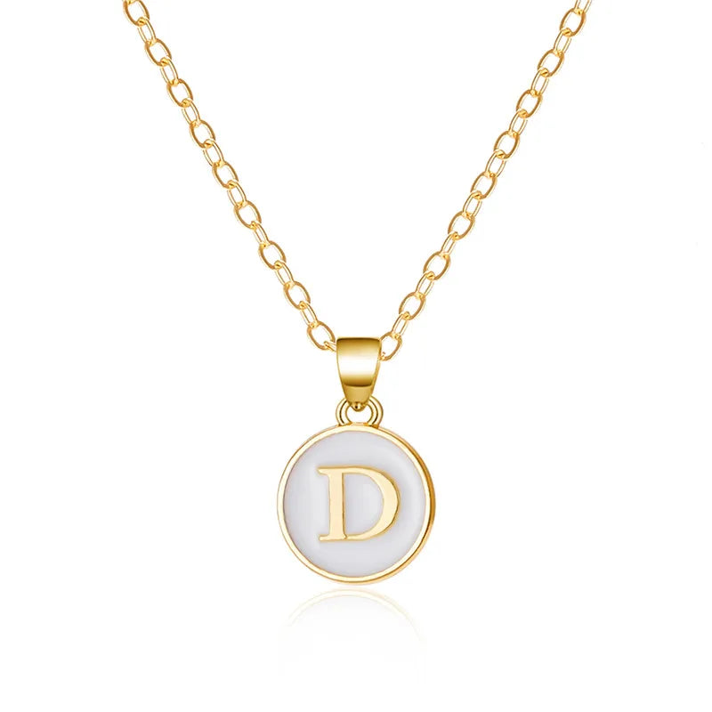 Collar con colgante blanco inicial - letra 