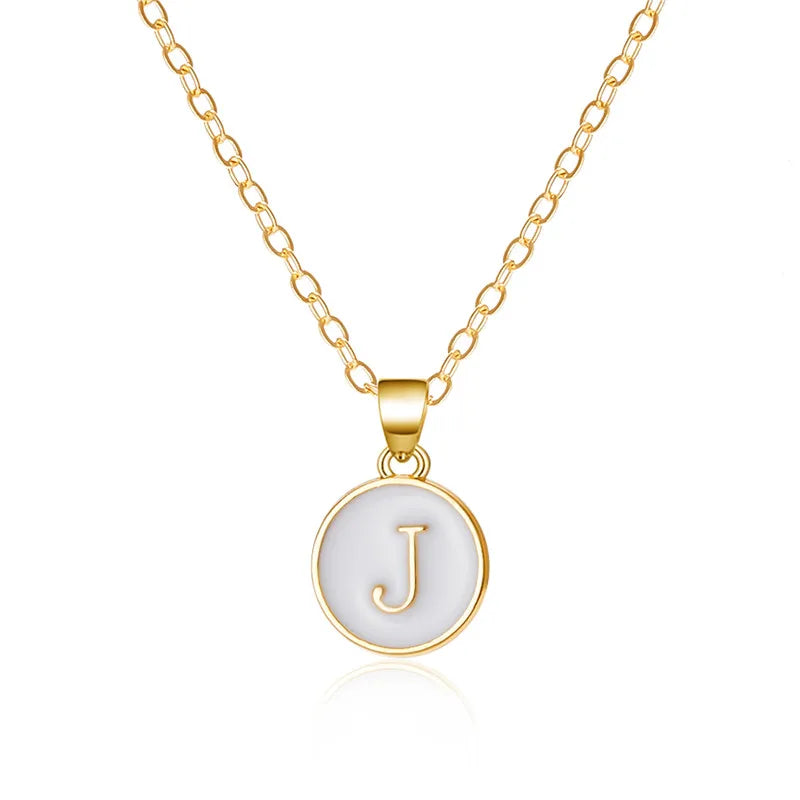 Collar con colgante blanco inicial - letra 
