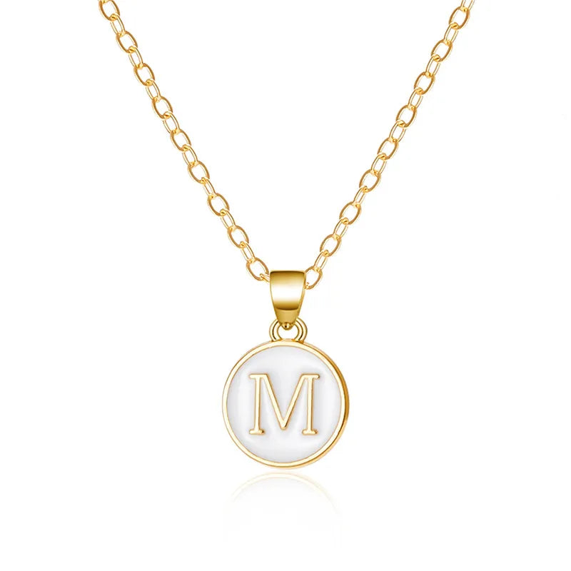 Collar con colgante blanco inicial - letra 