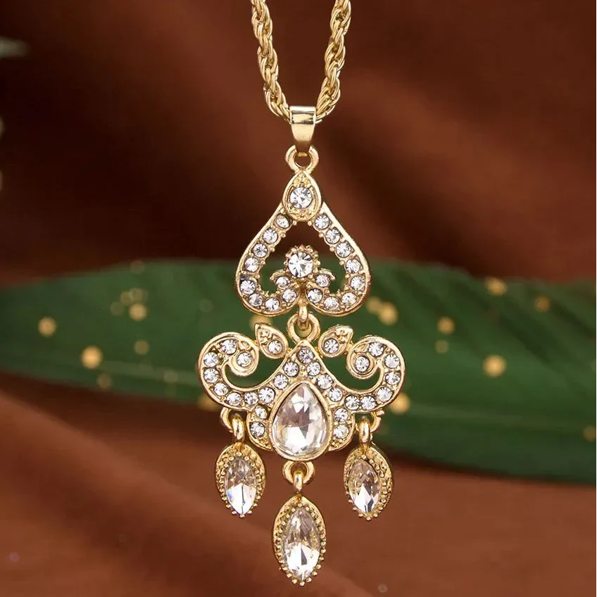 Necklace with a traditional Arabic-colored pendant