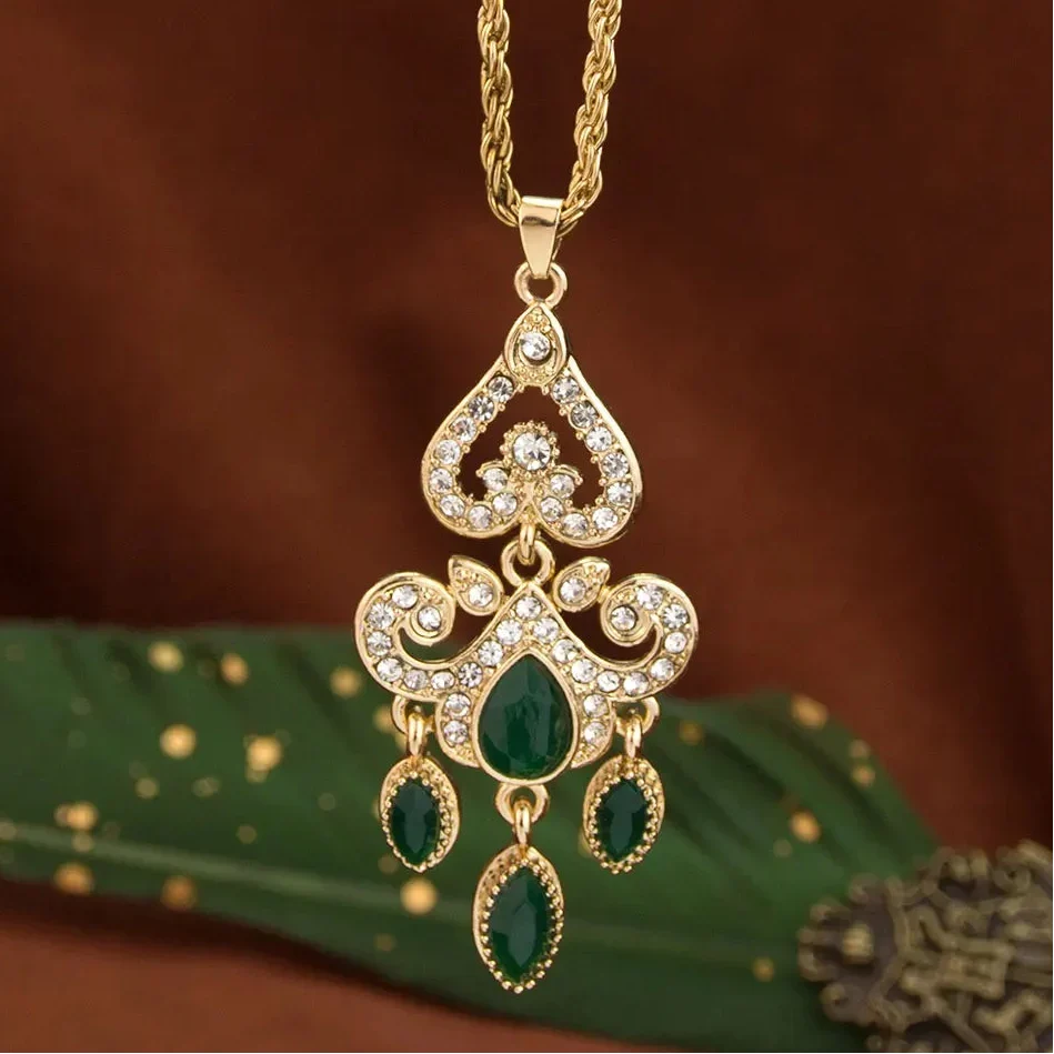 Necklace with a traditional Arabic-colored pendant