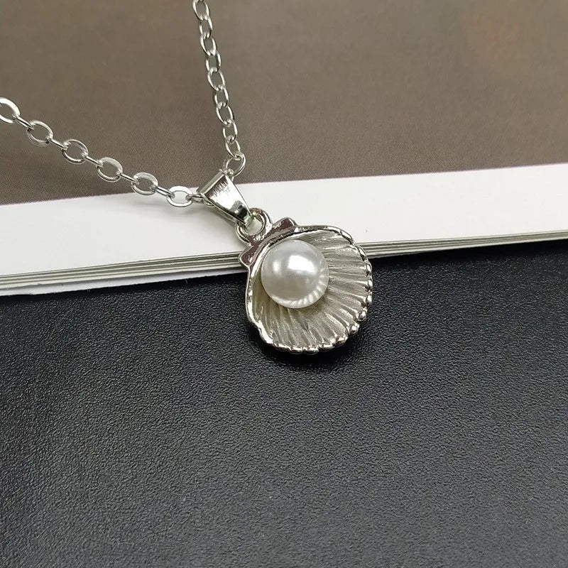 Collier avec Pendentif Coquille Saint-Jacques et Perle argent
