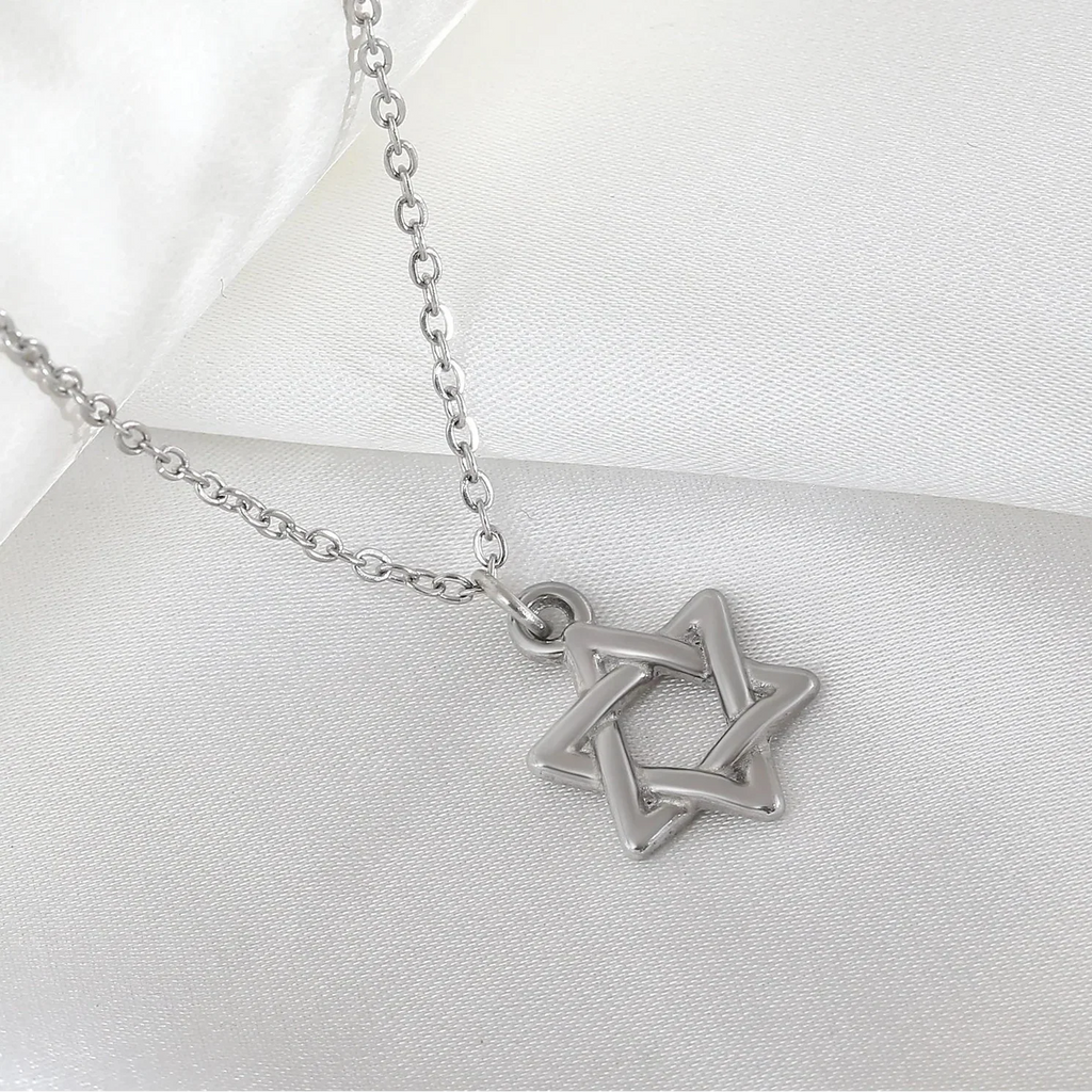 Collier avec pendentif de l'étoile de David symbolique juive argent