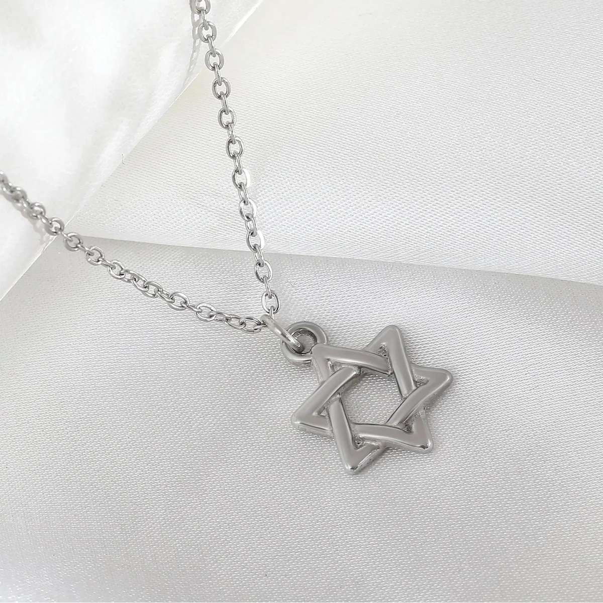 Necklace with a symbolic Jewish Star of David pendant