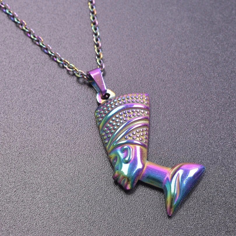 Collar con Colgante de Nefertiti plata antigua