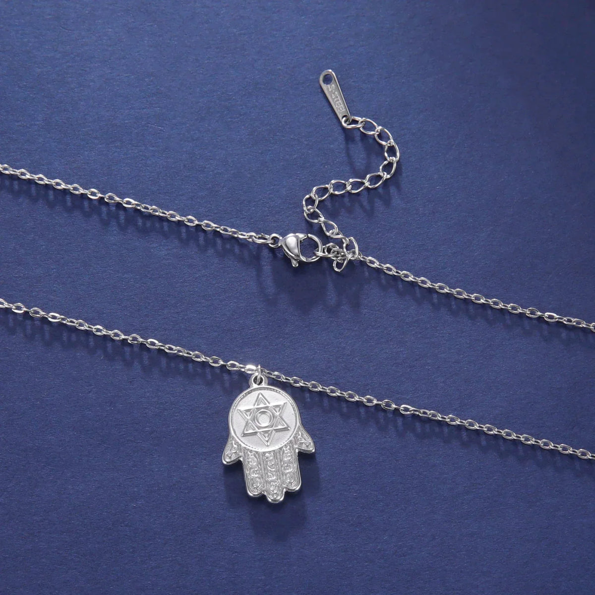 Collar con colgante de protección judío estrella de David y mano de Fátima 