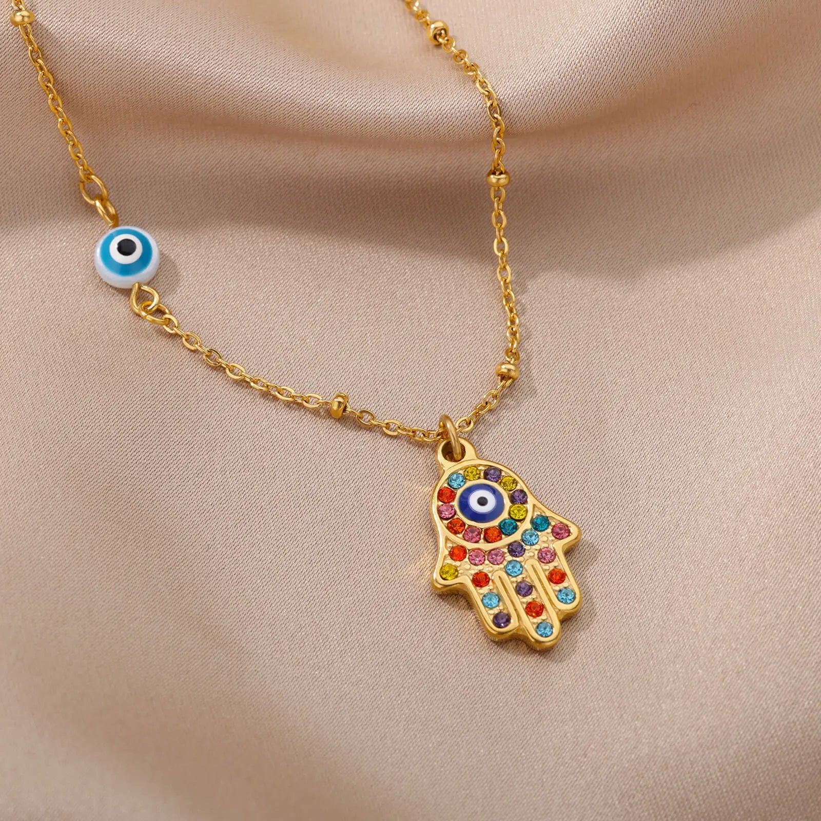Collier avec pendentif de protection contre le mauvais œil et main de Fatma multicolore arabe or