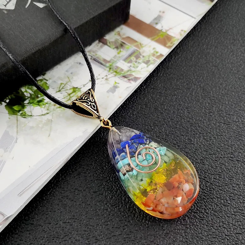 Collar con Colgante de Piedras de los 7 Chakras