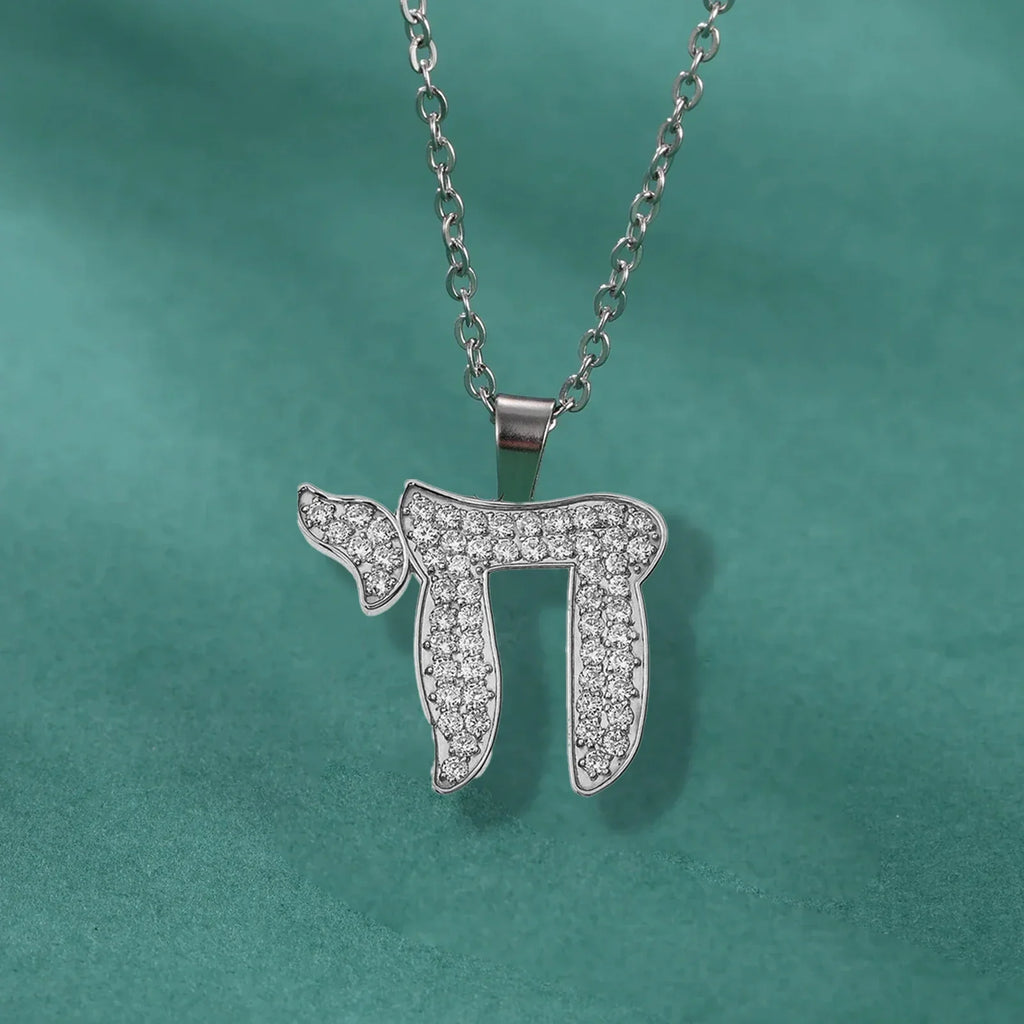 Collier avec pendentif en strass du symbole de vie juive Chai argent