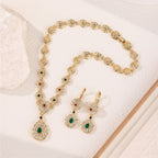 Collier avec pendentif et boucles d'oreilles pendantes traditionnels mariage arabe vert