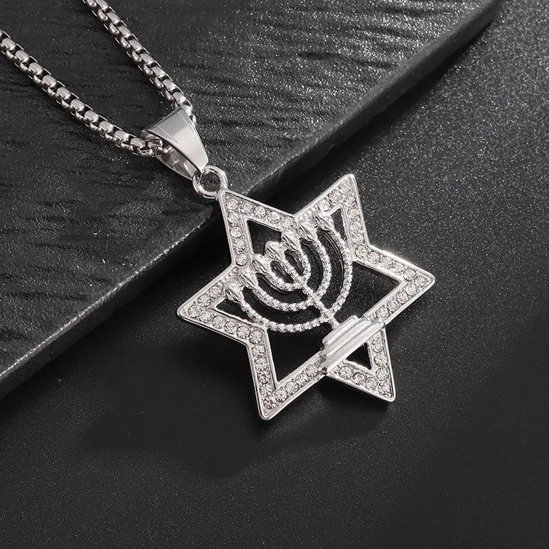 Collar con Colgante Estrella de David y Menorá - símbolos judíos