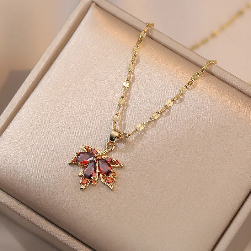 Collier avec Pendentif Feuille d'Erable Colorée rouge