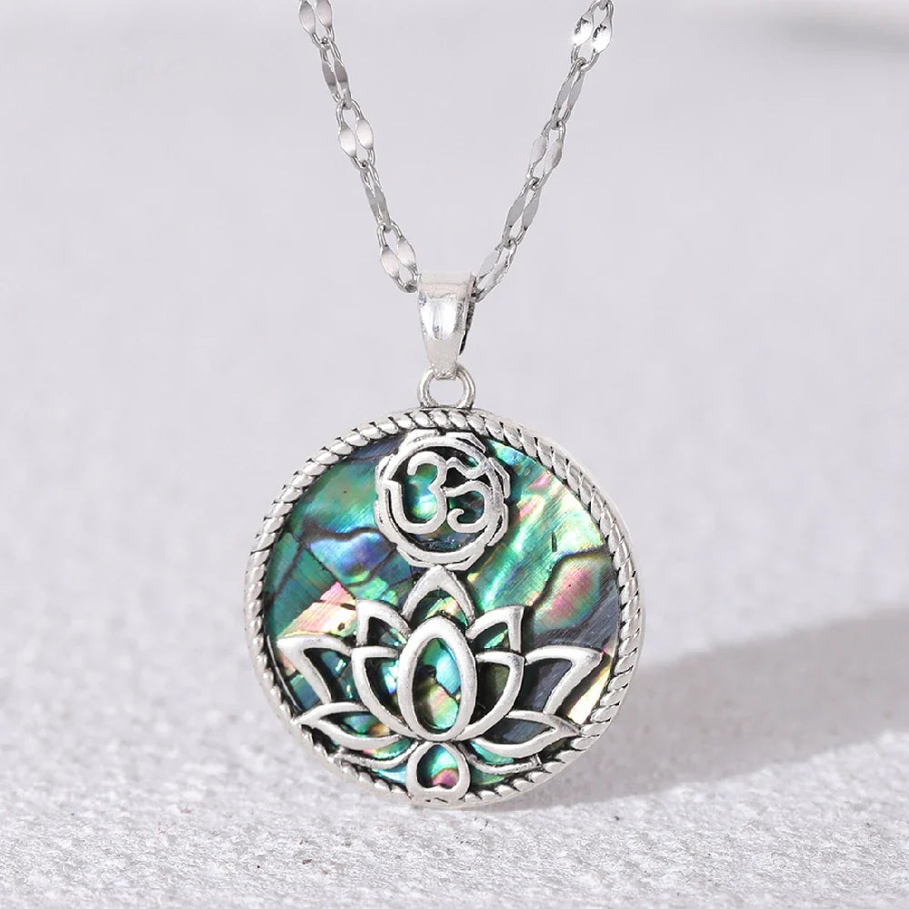 Collier avec Pendentif Fleur de Lotus