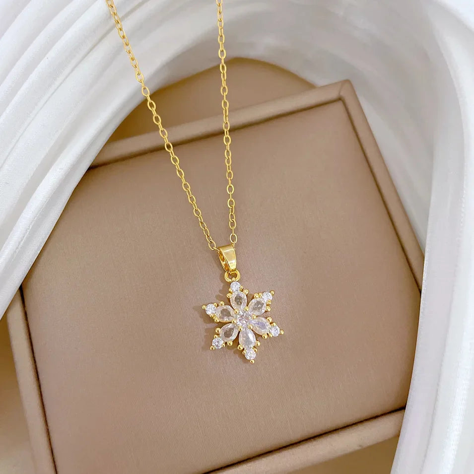 Collar con Colgante de Copo de Nieve en Cristal