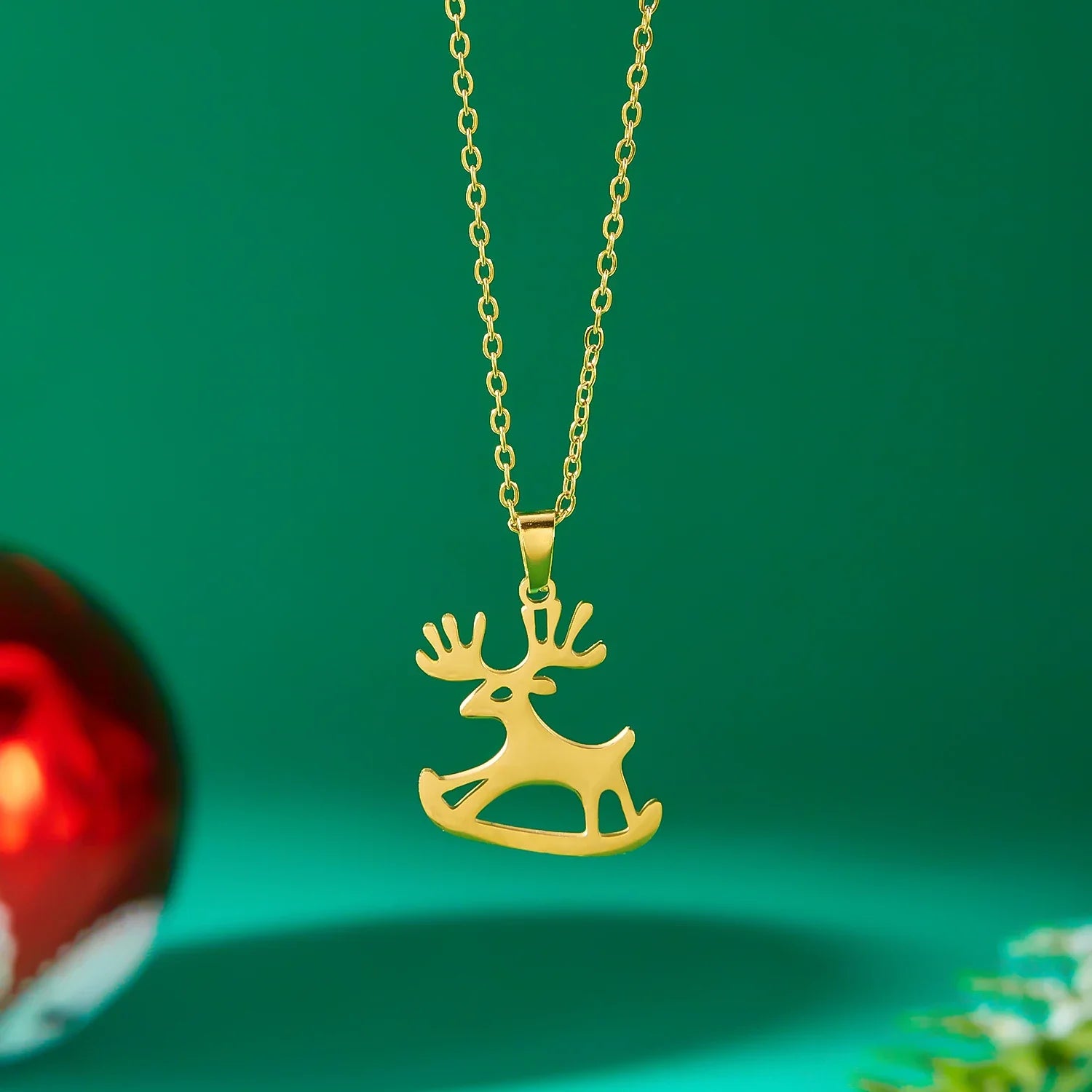 Collier avec Pendentif Hivernal renne or