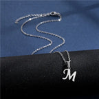 Collier personnalisé avec pendentif initiale m
