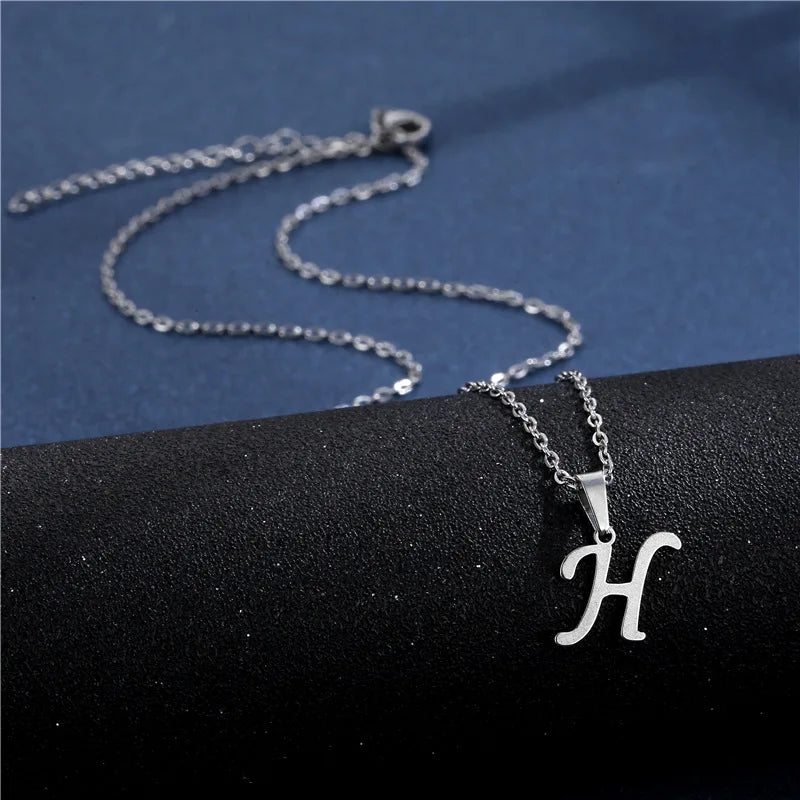 Collier personnalisé avec pendentif initiale h