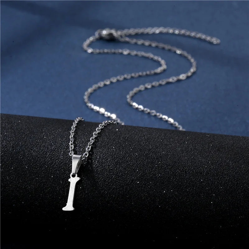 Collier personnalisé avec pendentif initiale i