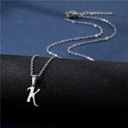 Collar con colgante inicial plateado - letra 
