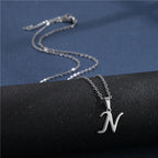 Collar con colgante inicial plateado - letra 