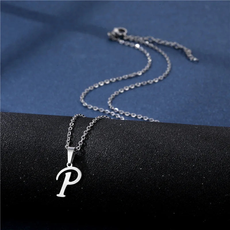 Collar con colgante inicial plateado - letra 