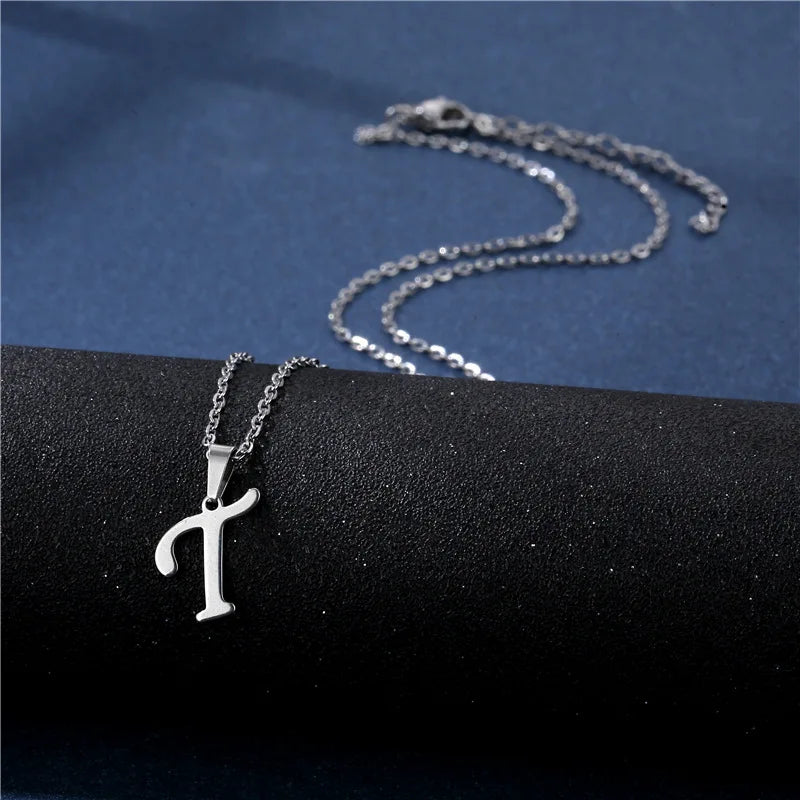 Collar con colgante inicial plateado - letra 