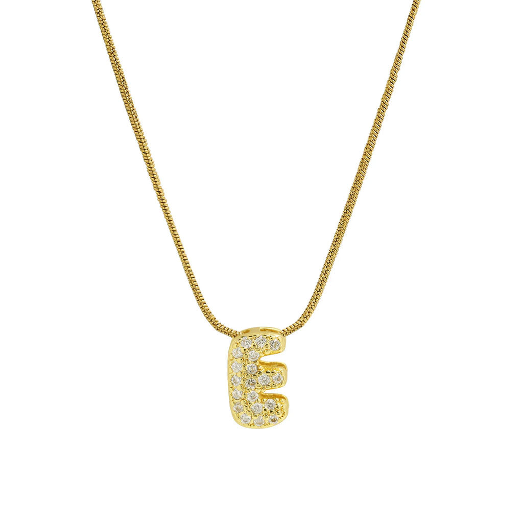 Collier avec pendentif initiale en strass e