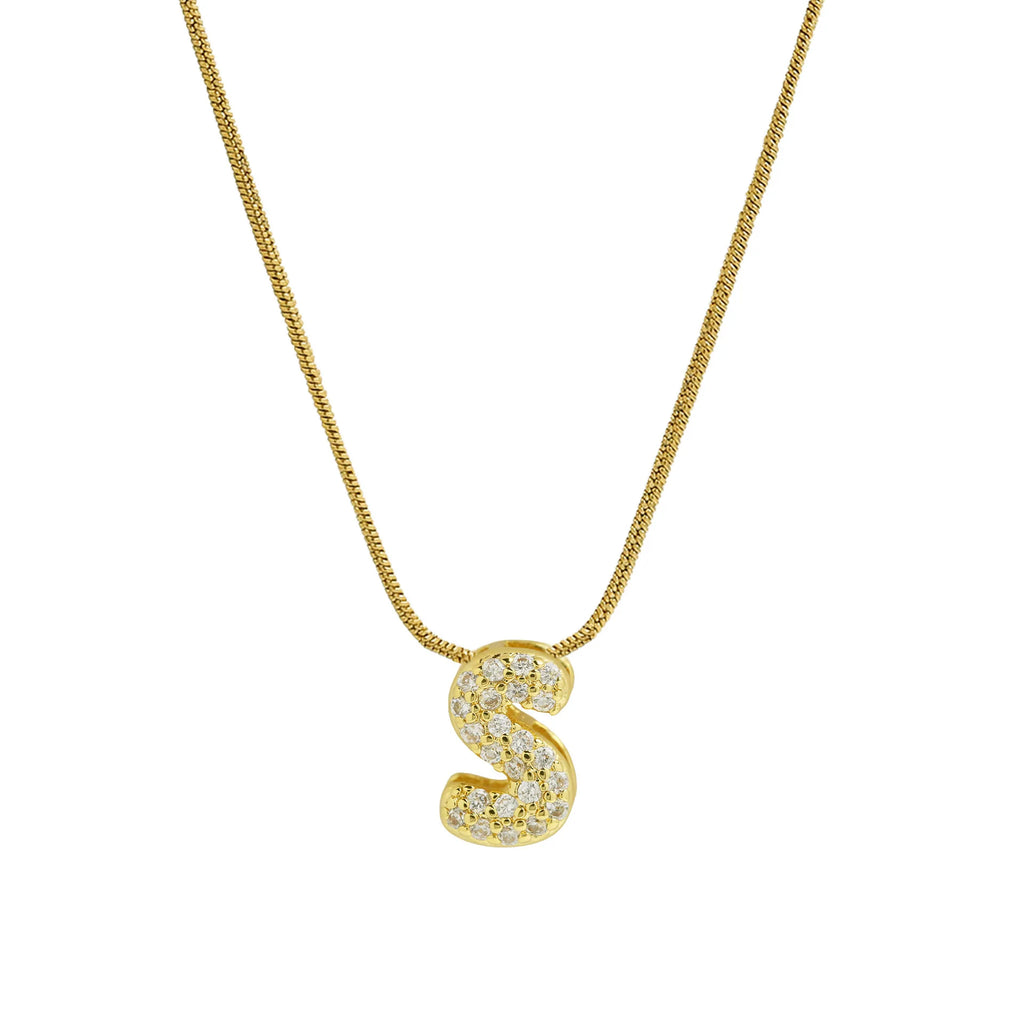 Collier avec pendentif initiale en strass s