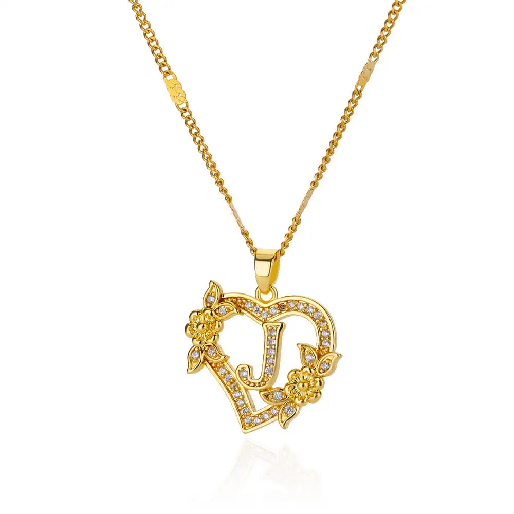 Collier avec pendentif initiale et coeur j