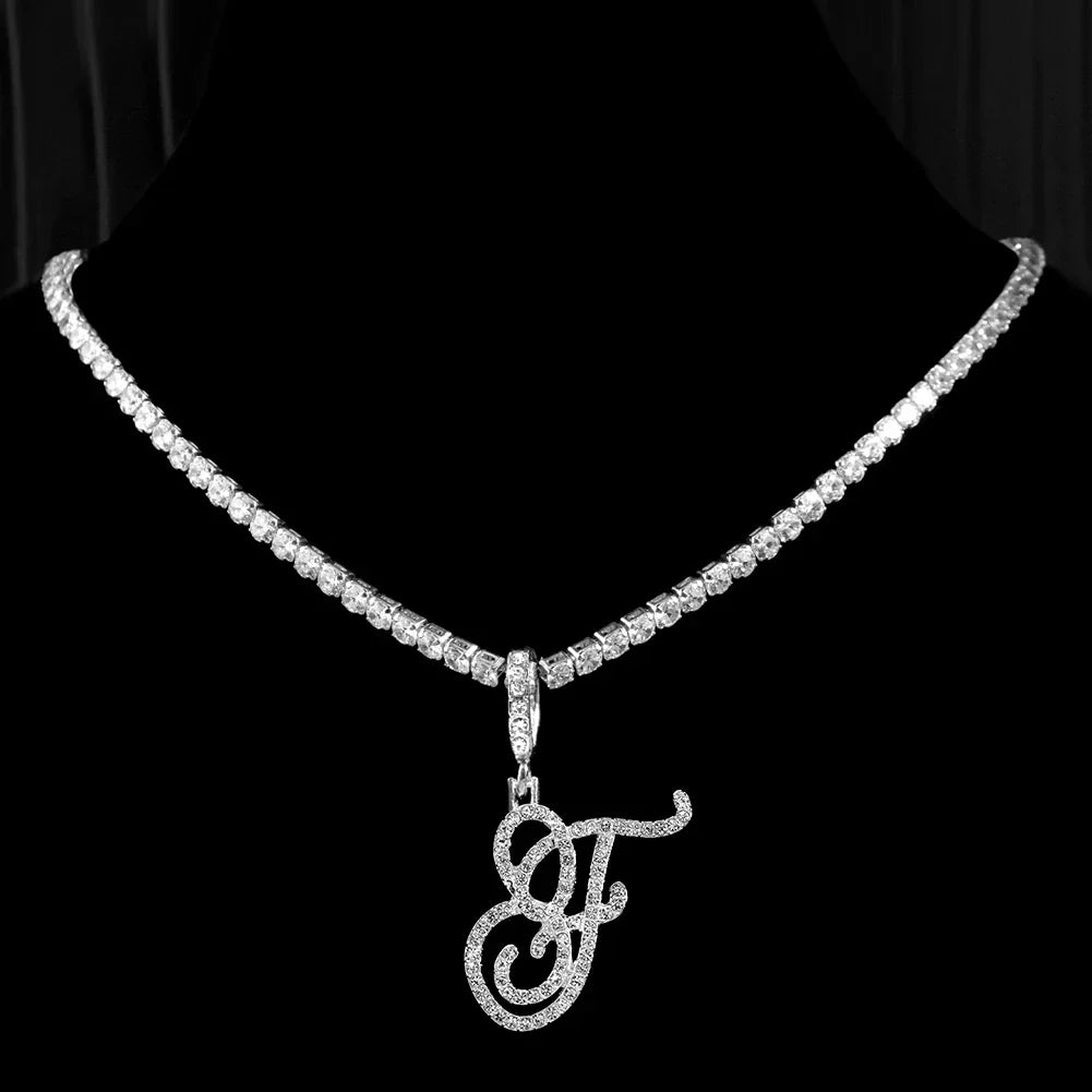 Collar con colgante de inicial y strass - letra 