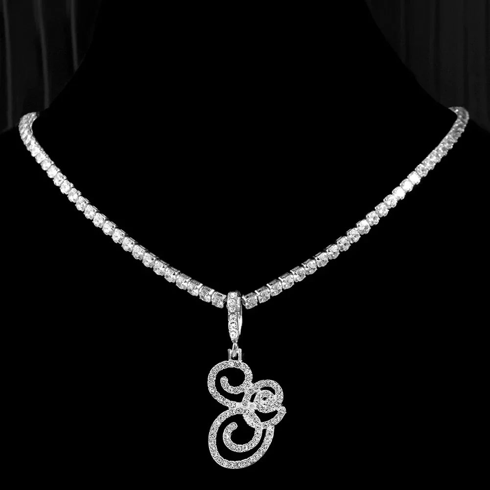 Collar con colgante de inicial y strass - letra 