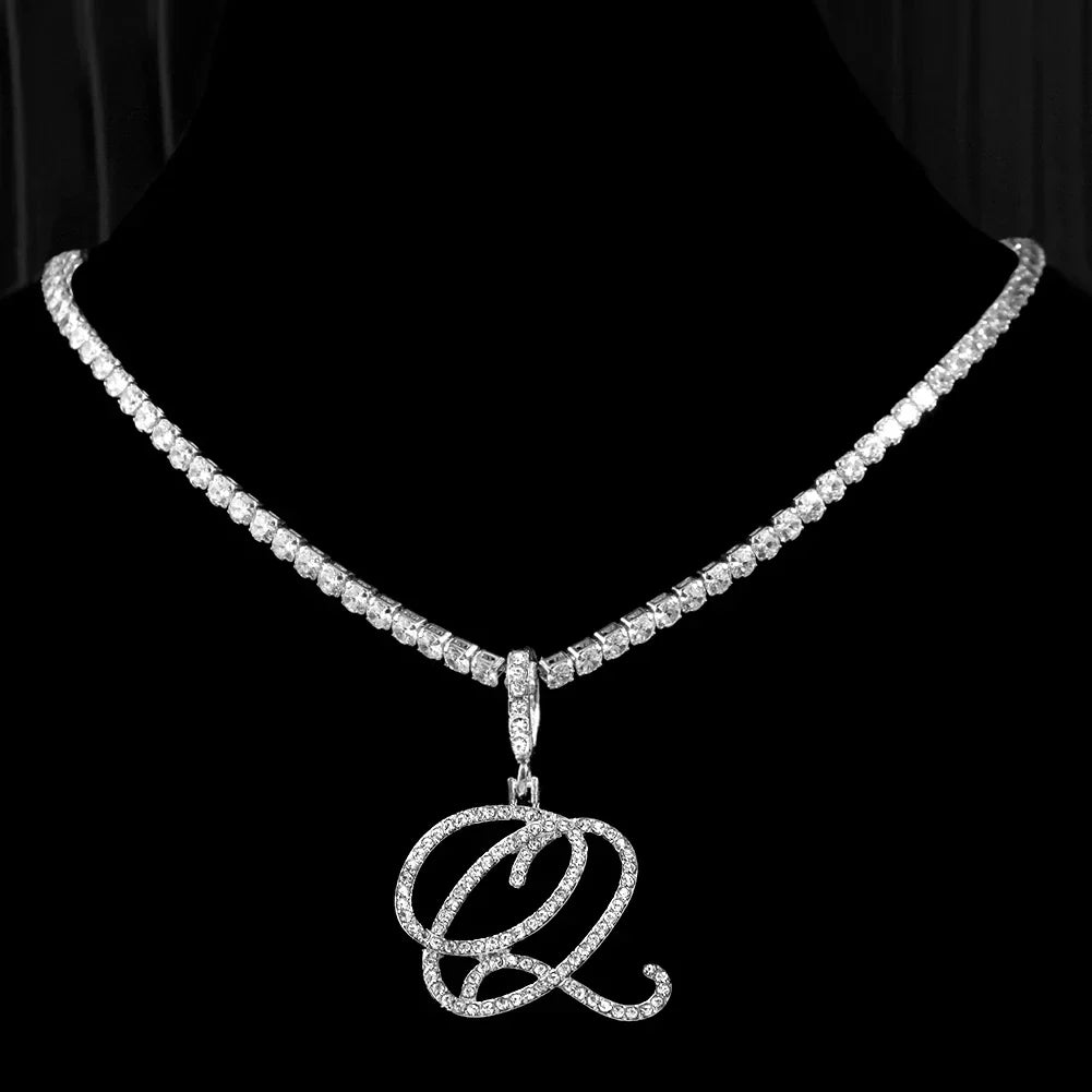 Collar con colgante de inicial y strass - letra 